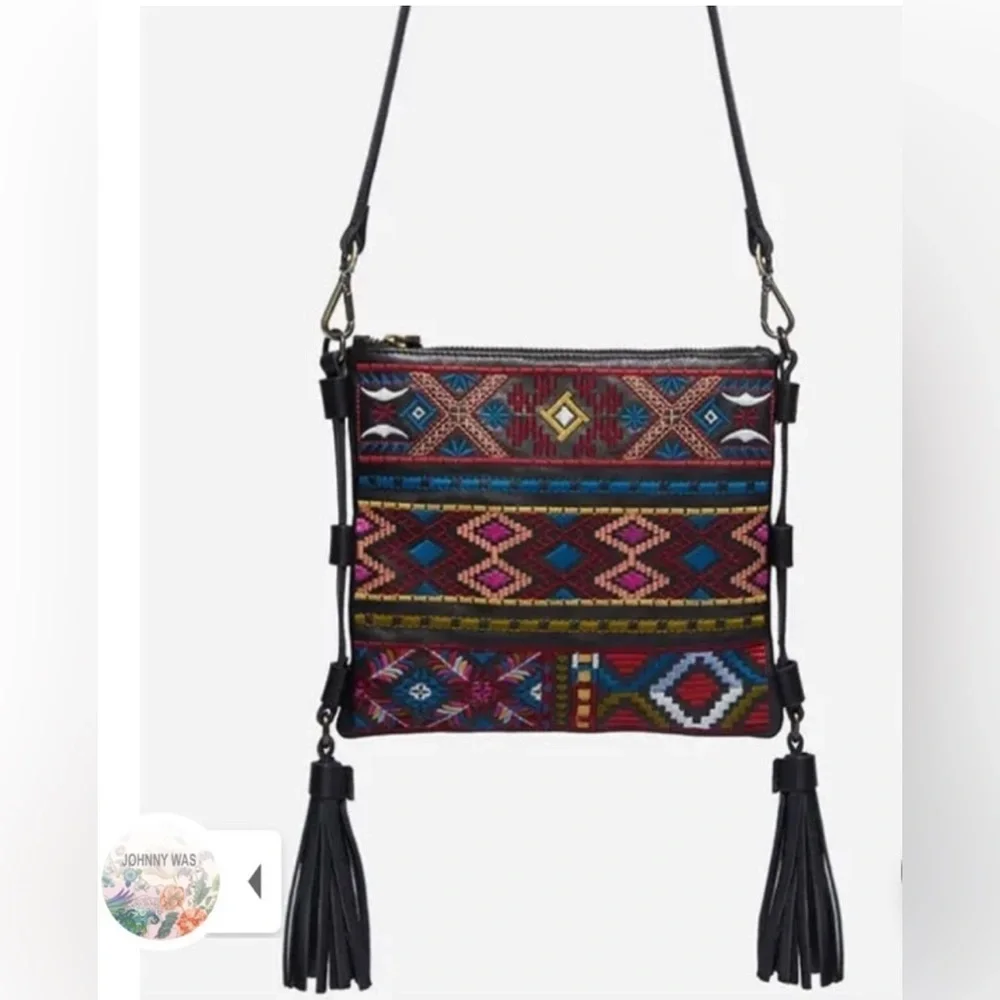 🔥🔥Johnny Was Zipped Crossbody Black Leather And Embroidery Design Tassel Bag NWT